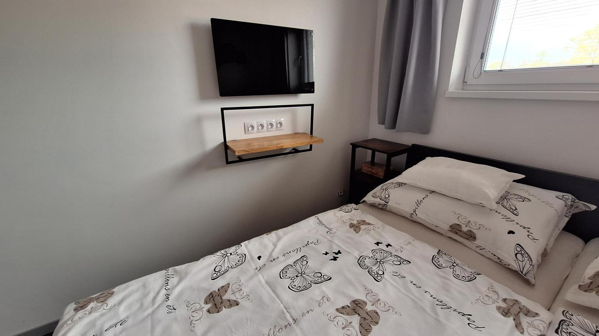 Bungalov Na Brehu Labe S Vlastnim Molem Pardubice Exterior foto